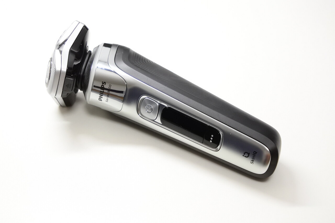 ほぼ新品 PHILIPS電気シェーバー 9000シリーズ S9985/30 PHILIPS(フィリップス) ウェット＆ドライ電動シェーバー 『9000