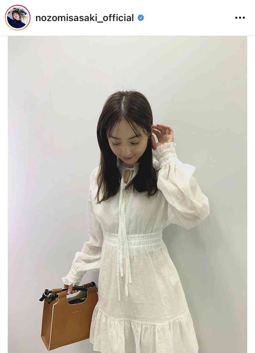 佐々木希 透け感ある春の私服を公開 腕まくりして家事がしやすいように袖はゴム Girls速報