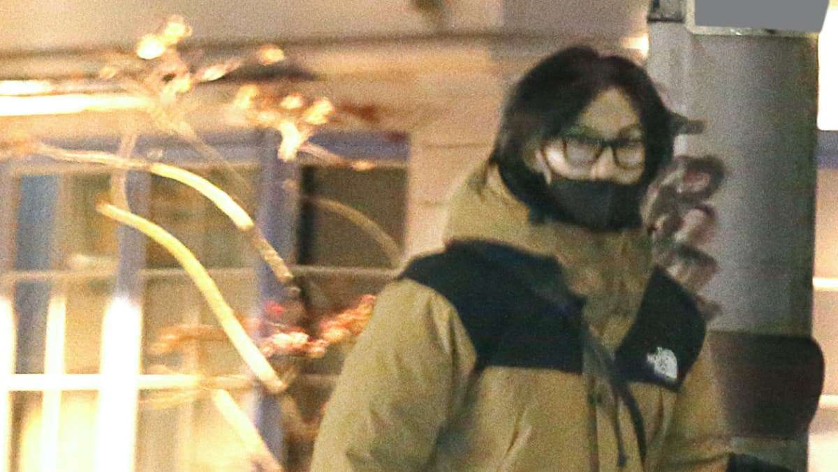 B Z稲葉浩志 美人妻 モフモフ犬とrun 現場 Girls速報