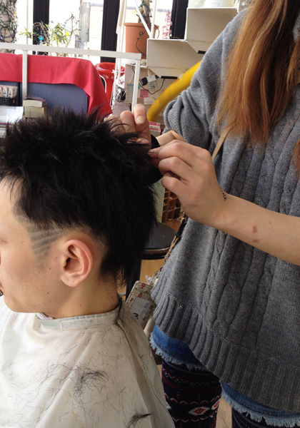 川 O 川ノ バリカンで髪にラインを入れてみました Queen S Hair Blog