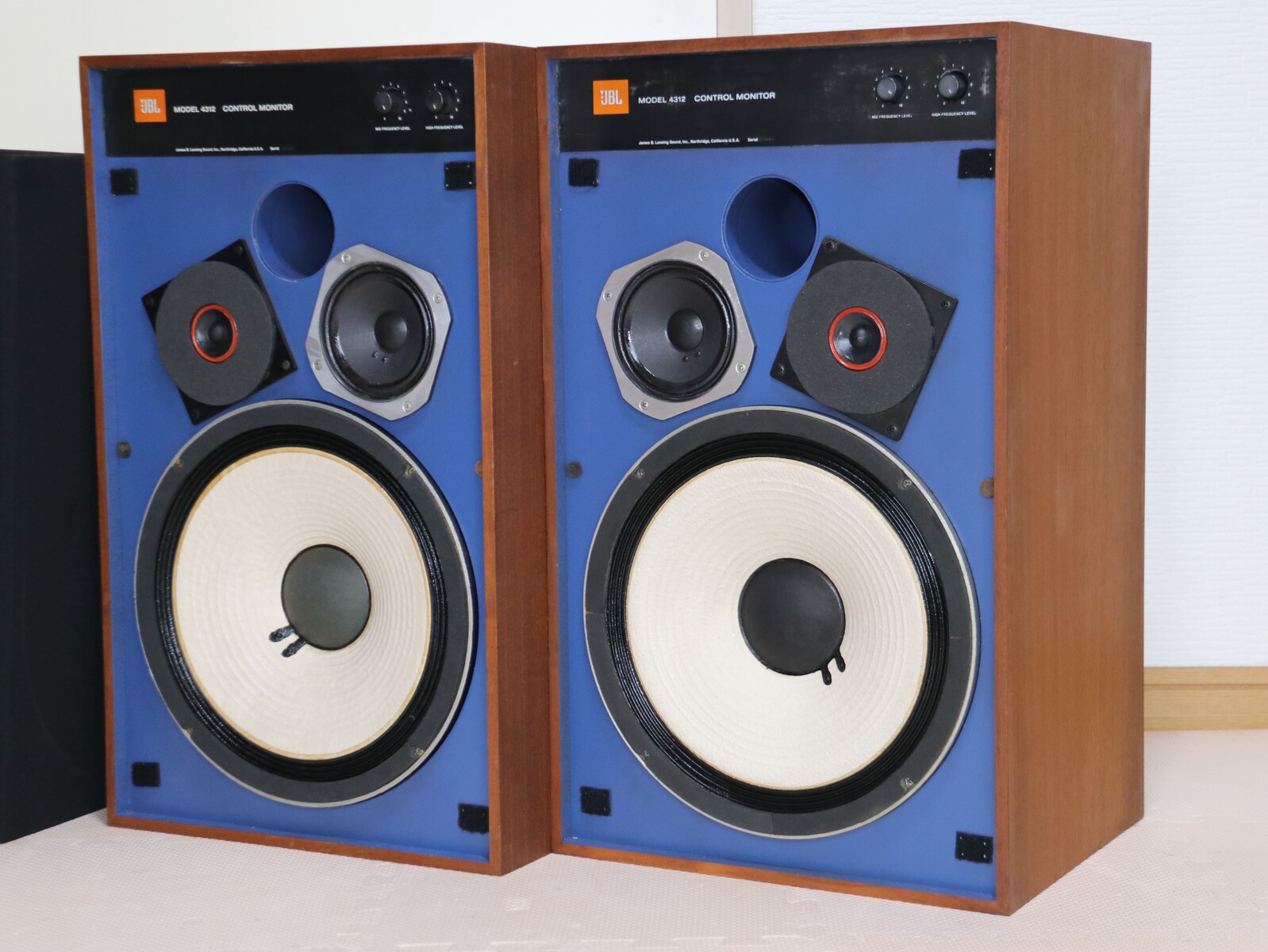 詰替え 美品。保証付き《究極の メンテナンス》JBL L88 スピーカー