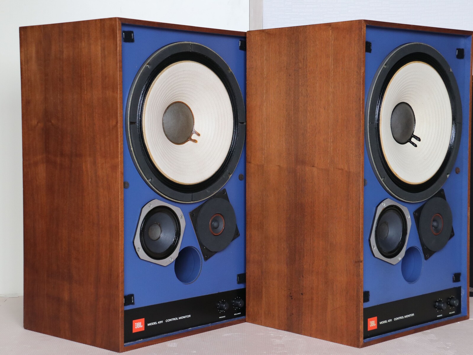 スピーカーJBL4311コントロールモニター