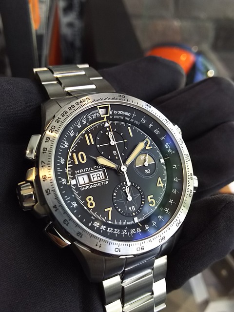 2018年リミテッド カーキx ウィンド H77796135 Quelle Heure ケルエ 大阪心斎橋店 By 光陽