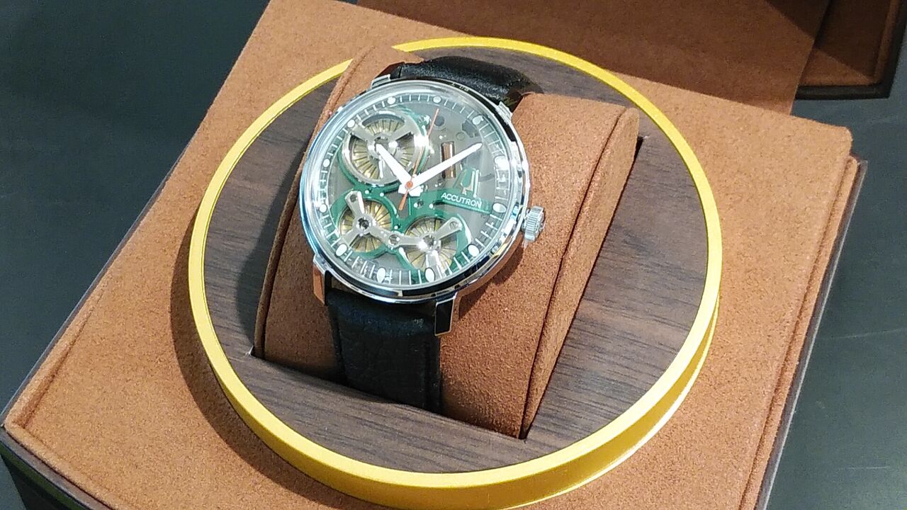 ブローバ　アキュトロン　SWISS MADE 2025年最新】BULOVA ブローバ アキュトロンの人気アイテム - メルカリ