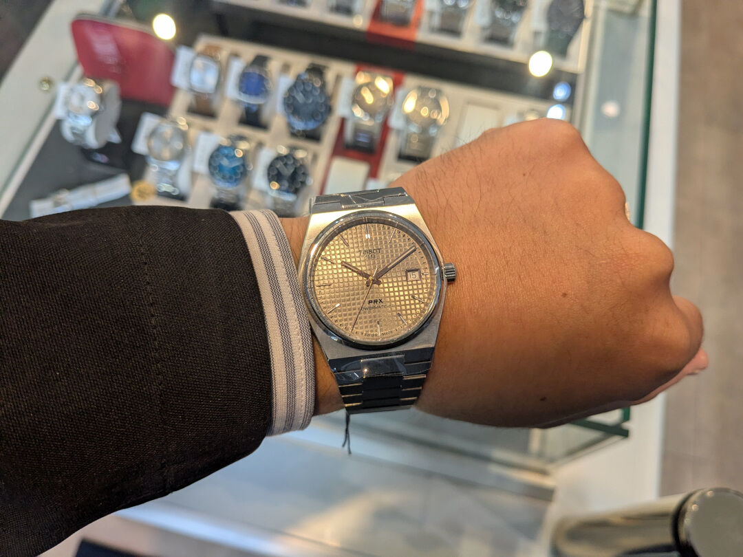 本日発売！TISSOT「PRX パワーマティック80 チタニウム 38mm」──軽