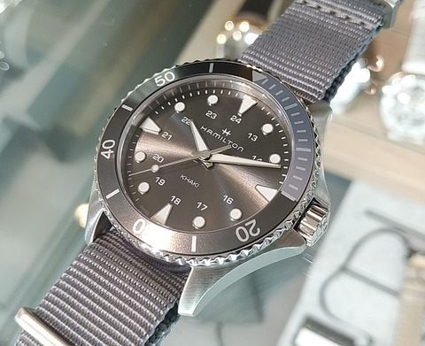 ハミルトン カーキ ネイビー スキューバ クオーツH82211981 Khaki Navy Scuba Quartz | Hamilton Watch - H82211981