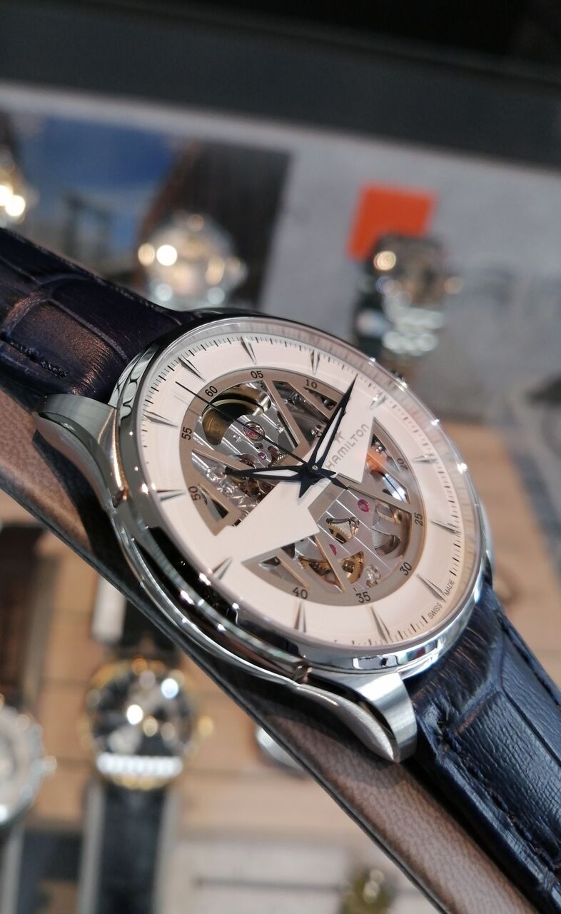HAMILTON ジャズマスター スケルトンオート】大胆なカットと確かな造り