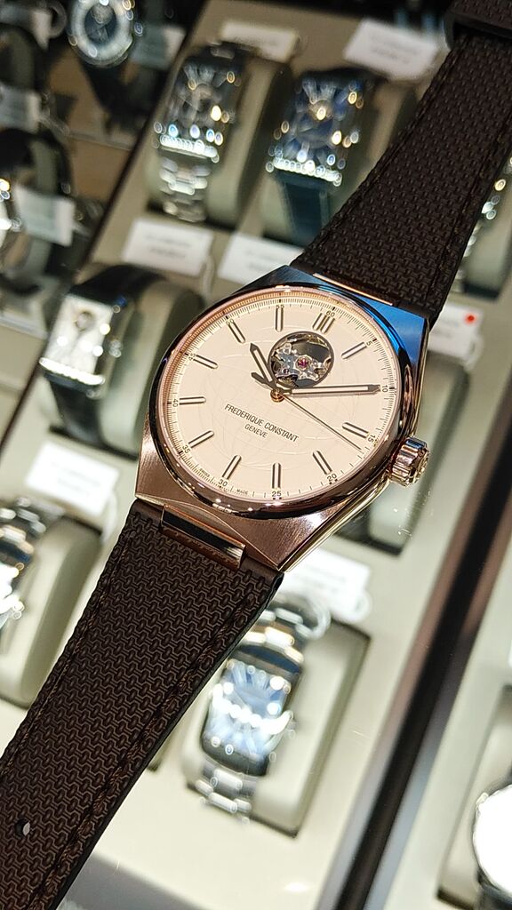 フレデリック・コンスタント ハイライフ ハートビート FREDERIQUE CONSTANT（フレデリック・コンスタント）ハイライフ