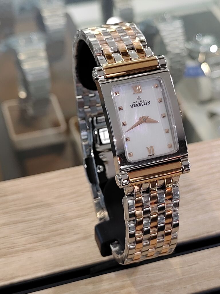 超美品 ミッシェルエルブラン アンタレス ストラップ3色付 販促セール