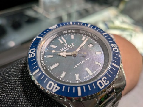 PXL_20260803_055127302.MACRO_FOCUS