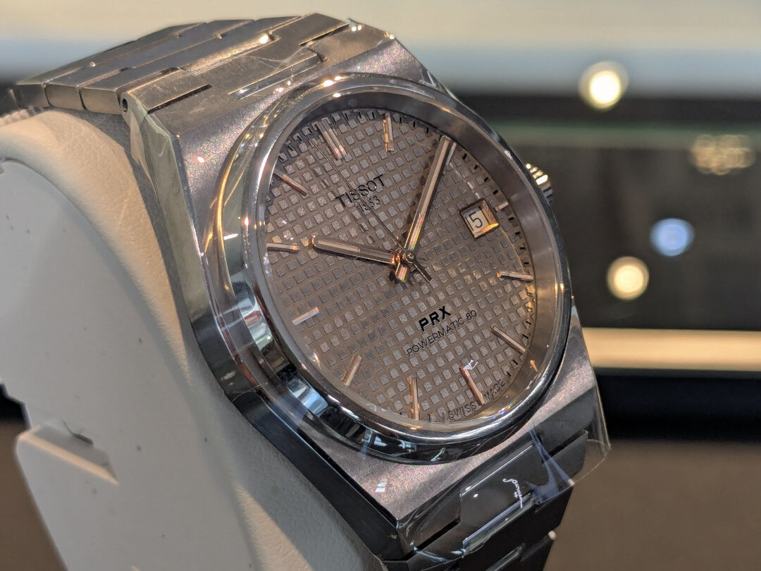 本日発売！TISSOT「PRX パワーマティック80 チタニウム 38mm」──軽