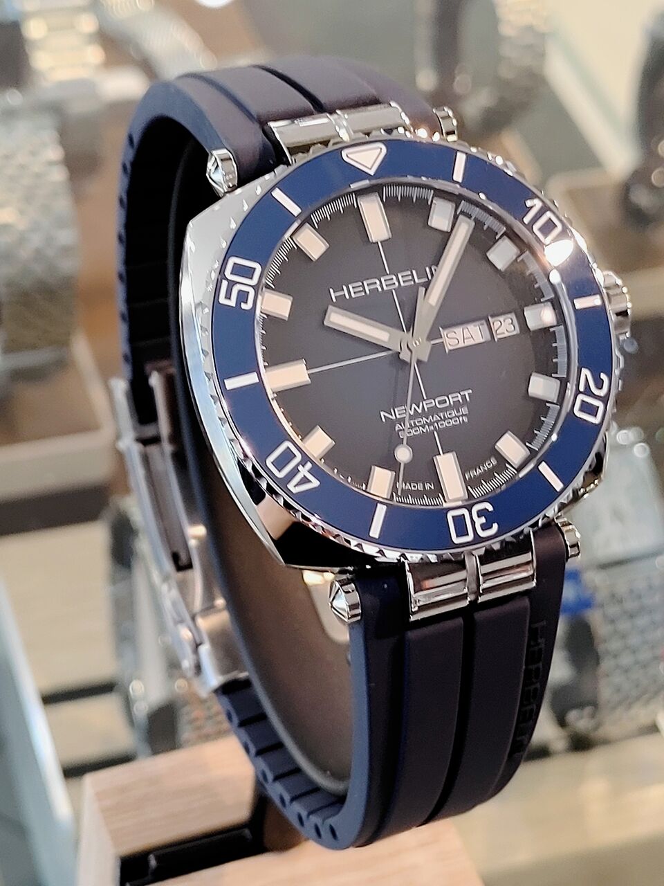 ミシェルエルブラン時計 手に取りやすい価格とデザインセンスが光るフランスの時計ブランドが