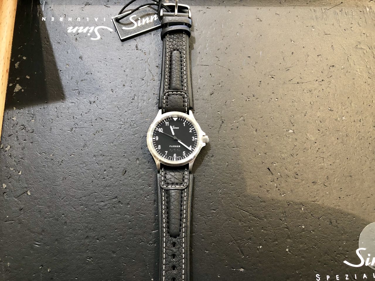 Sinn 856.FLIEGER.2 フリーガーⅡ 右リューズ仕様 856.FLIEGER.Ⅱ | ドイツ製腕時計 Sinn（ジン）公式サイト