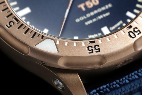 T50_GOLDBRONZE_B_IMG_1083_ret_ZOOM_fb