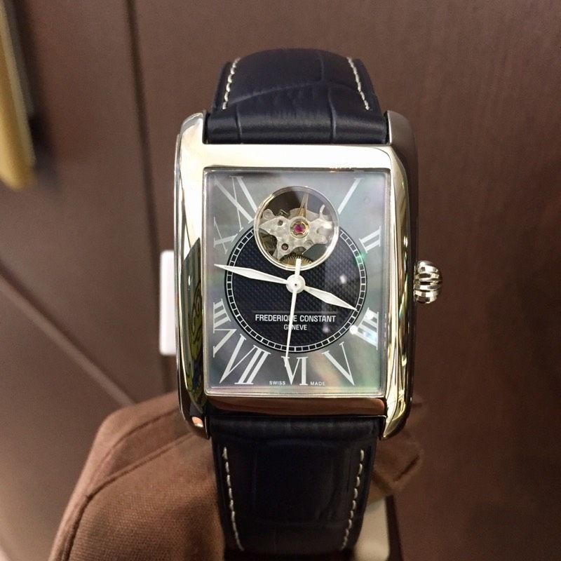 クラシック カレ オートマチック ハートビート 文字盤にブラック