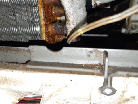 05  リード線の取り出しを下方に変更