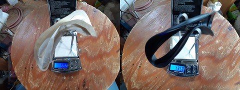 重量比較　左　セーム皮エッジ　右　シリコンラバーエッジ