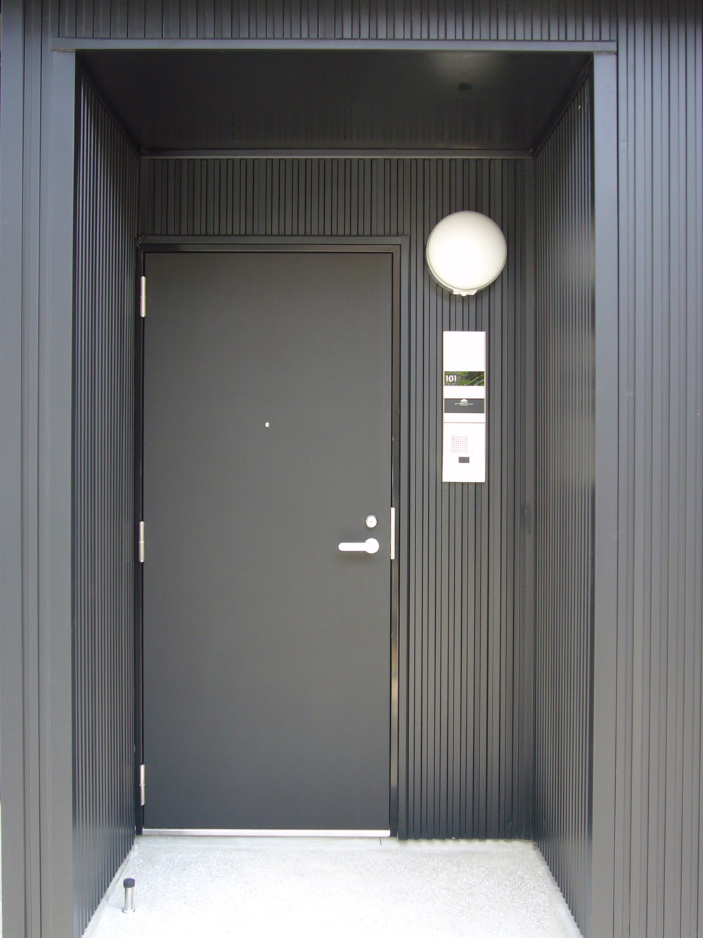 真っ黒な玄関ドア Qull Style 自分らしい家 Lab