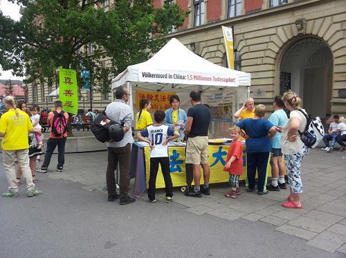 2016-8-7-falun-gong-Bodensee_02