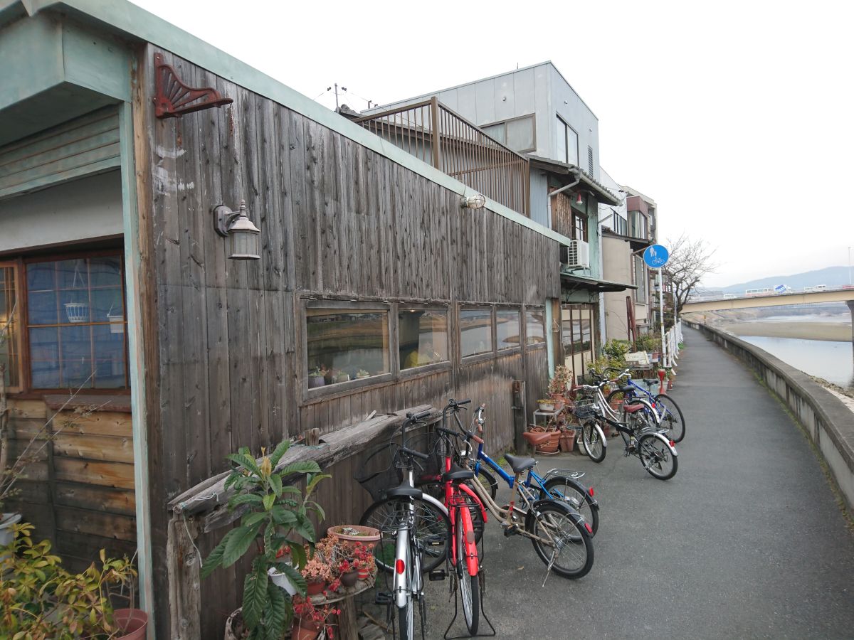 後楽園対面 旭川沿い cafe moyau！！ : ＠すすむの食べ歩き備忘録