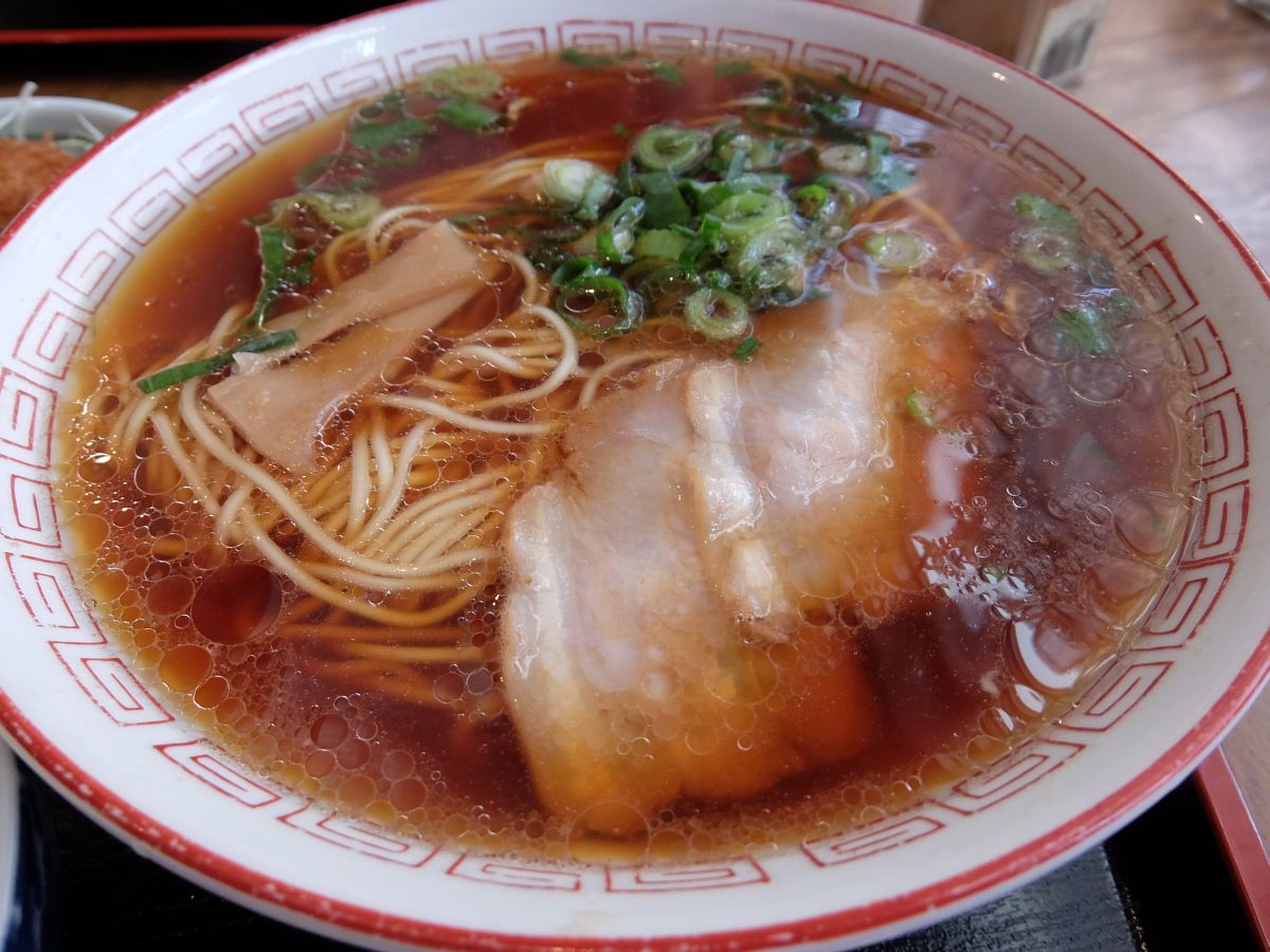 鶏ガラ醤油ラーメンの逸品 ニューイレブン すすむの食べ歩き備忘録