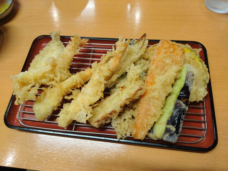 ごま油で揚げるサクサク天ぷら 鎧 すすむの食べ歩き備忘録 ごま油で揚げるサクサク天ぷら 鎧 すすむの食べ歩き備忘録