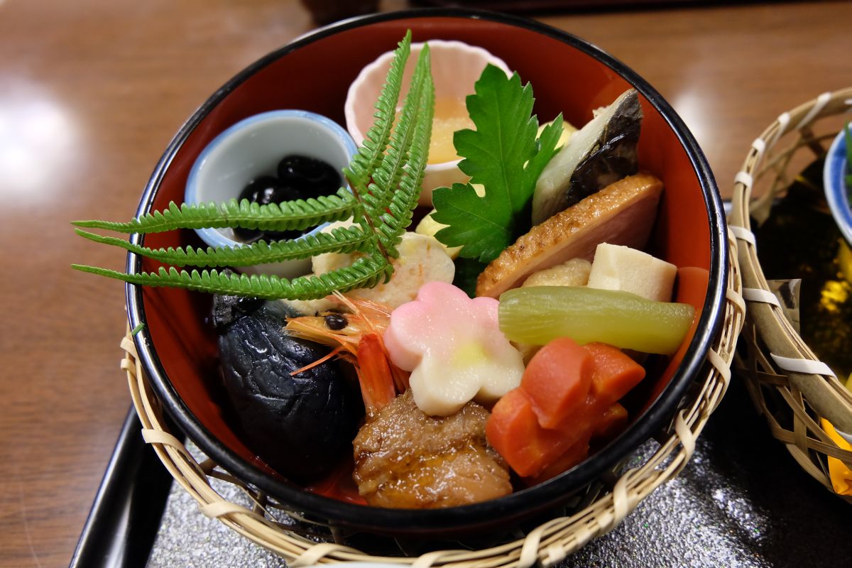 後楽園外苑で元日ランチ 四季彩 すすむの食べ歩き備忘録