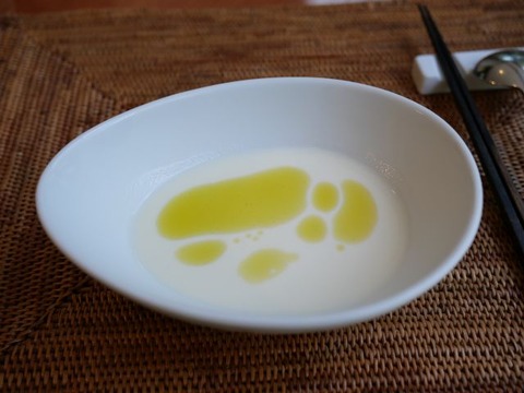 P1001093
