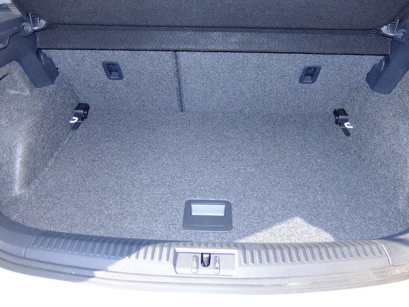 愛車poloに お泊り できるか 車中泊検討編 新 まーぼーのbike日記 Bmw R1100rt