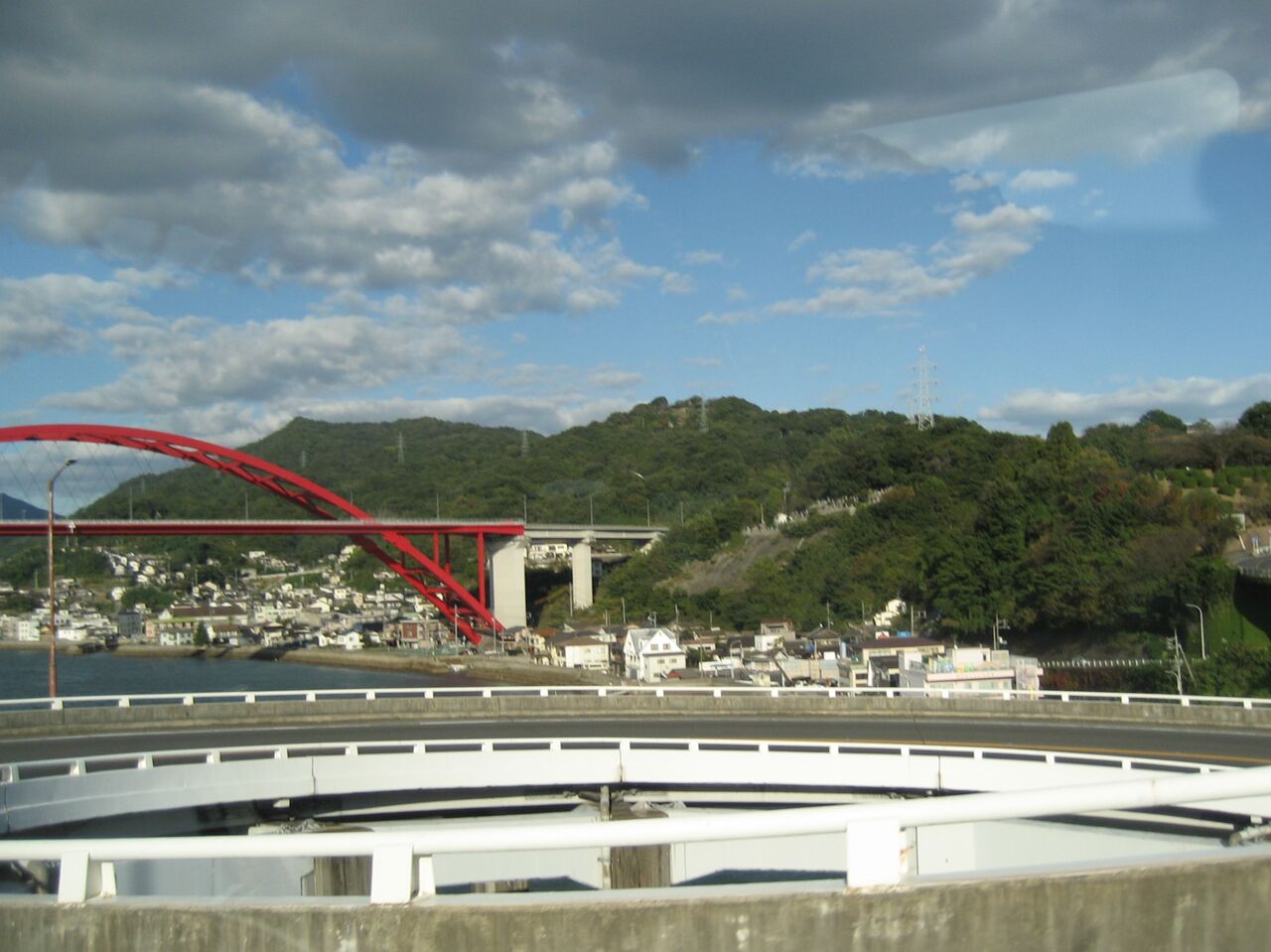 瀬戸を跨ぐ絶景二回転半ループ橋 音戸大橋 広島 日本絶景道路