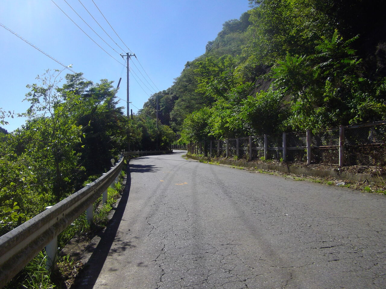 車幅2m制限 12 勾配の絶景峠道 牧馬峠 神奈川 日本絶景道路 車幅2m制限 12 勾配の絶景峠道 牧馬峠 神奈川 日本絶景道路