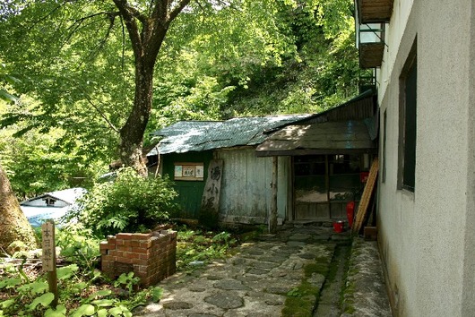 湯小屋旅館01