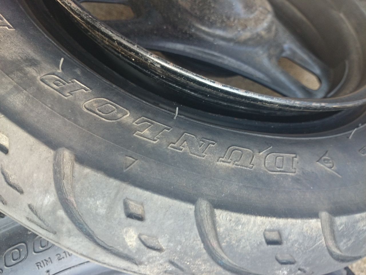 レッツ2タイヤ交換しました バイクと車とハリネズミと レッツ2タイヤ交換しました バイクと車とハリネズミと