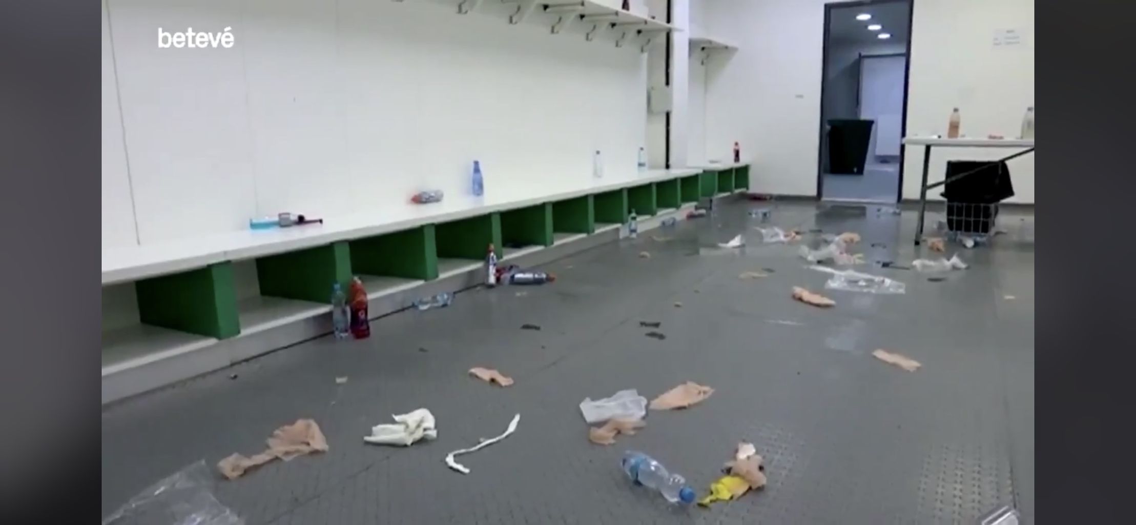 サッカー バルセロナが使用のロッカールームに批判殺到 サッカー速 サッカー バルセロナが使用のロッカールームに批判殺到 サッカー速