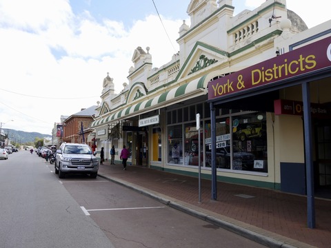 7241D3D9-5593-423B-BD73-27566EEE8AD7