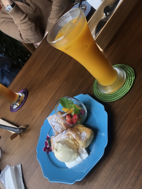 C2B71F1B-6493-49F6-93AE-FD4BA708CD54