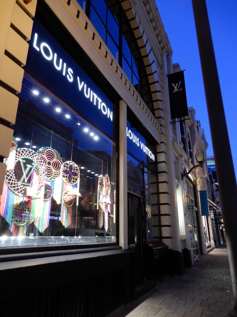 2070AD37-C7F8-4CAC-BF2E-0B67EEAB55D2