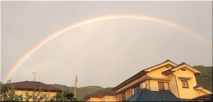 今朝は キレイな大きな虹が見れましたようですねぇ Gonsanの 気まぐれ独り言 今朝は キレイな大きな虹が見れましたようですねぇ Gonsanの 気まぐれ独り言