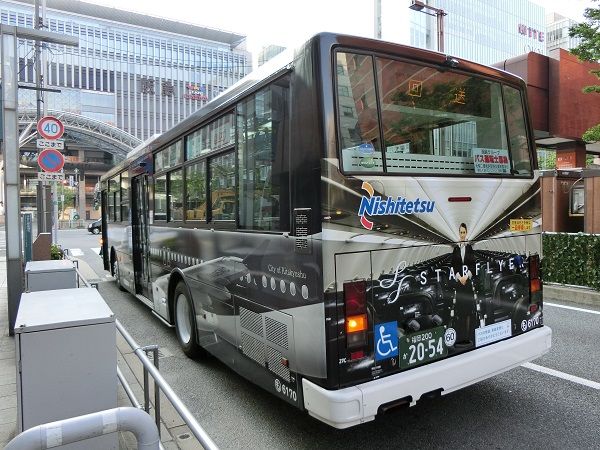福岡県福岡市 博多駅にて 西日本鉄道西鉄バス ラッピングバス Star Flyer ラビットのブログ