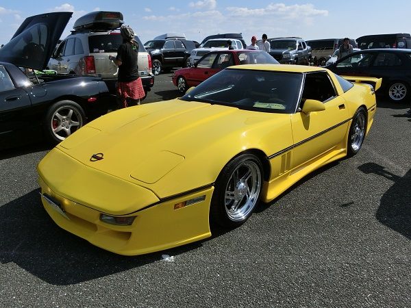 国内外の人気集結! CALFLAVOR 2015 -THE FINAL-シボレー・コルベットカスタム ミニカー