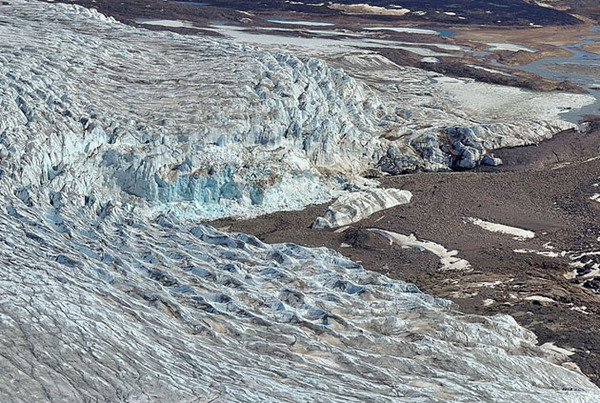 瞬間凍結！-40℃の世界では熱いお茶が一瞬で凍るらしい…画像 (2)