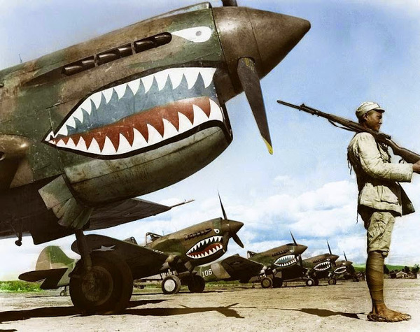 カラー化された白黒写真。第二次世界大戦中WWIIの画像 (4)