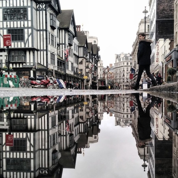 パラレルワールド！水たまりに反射する街の風景写真 (6)