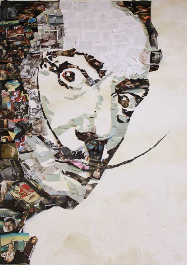 音楽機材や電子機械などを積み上げて有名人の肖像画を描く