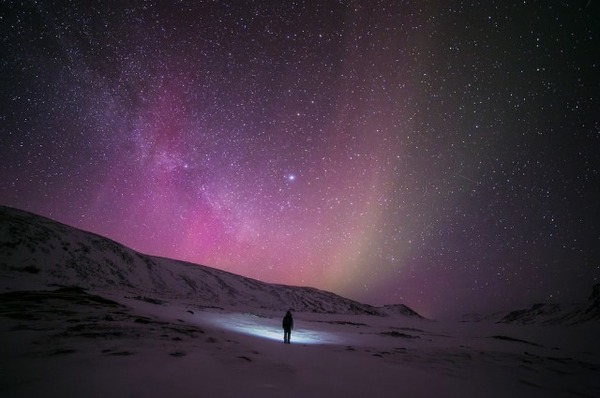 フィンランド北欧の美しい夜空。満天の星の画像