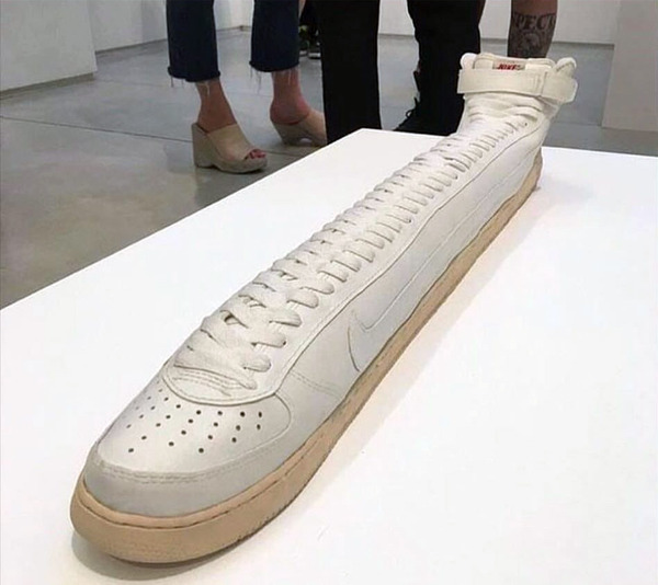 長い…とてつもなく長いよ!物の形を変形させた彫刻作品 (8)