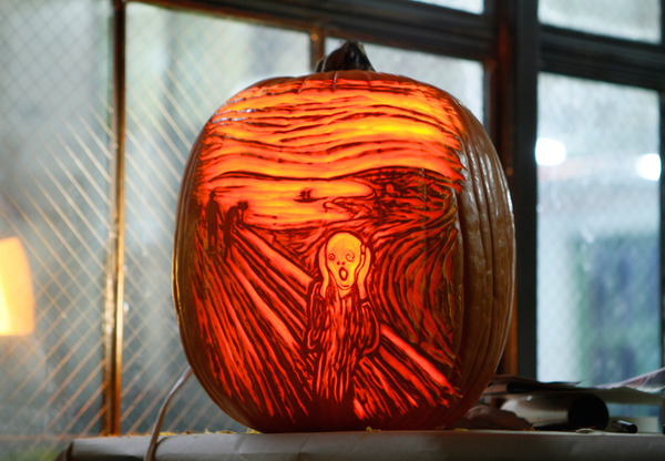 Maniac Pumpkin Carvers (1)