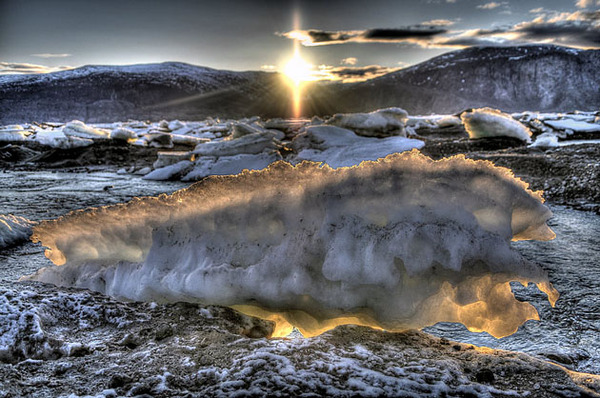 瞬間凍結 40 の世界では熱いお茶が一瞬で凍るらしい 画像