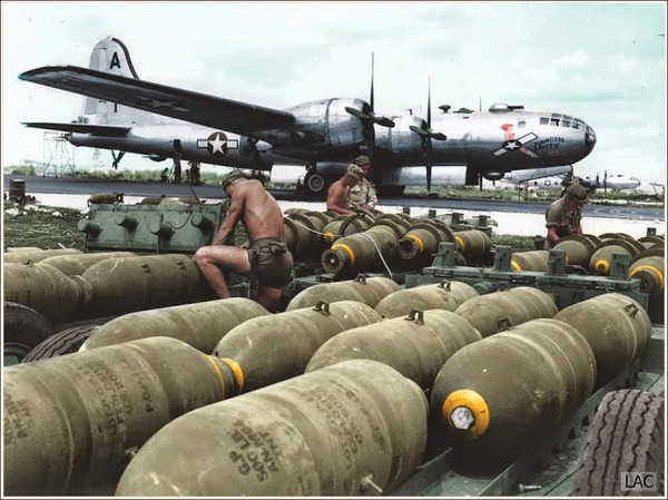 カラー化された白黒写真。第二次世界大戦中WWIIの画像 (6)