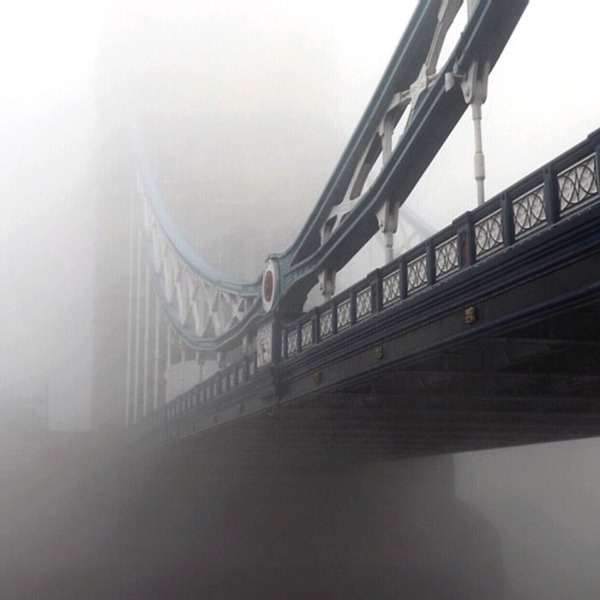 霧のロンドン 霧に覆われた幻想的なロンドンの街の写真 霧のロンドン 霧に覆われた幻想的なロンドンの街の写真